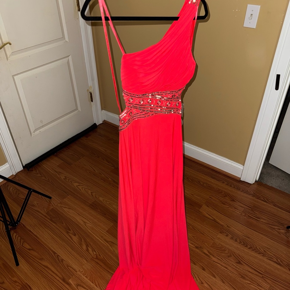 Elegant Red One-Shoulder Dress